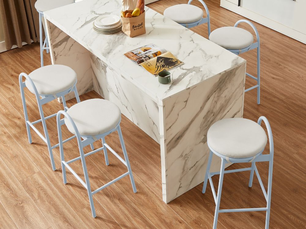 Alice Barstool - Image 5